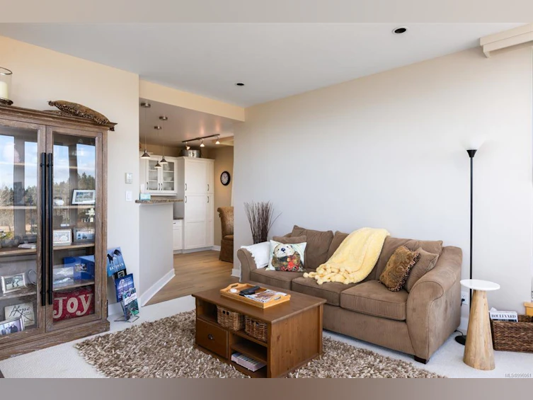 604-5350 Sayward Hill Crescent, Saanich, BC, V8Y 3H9 - 18