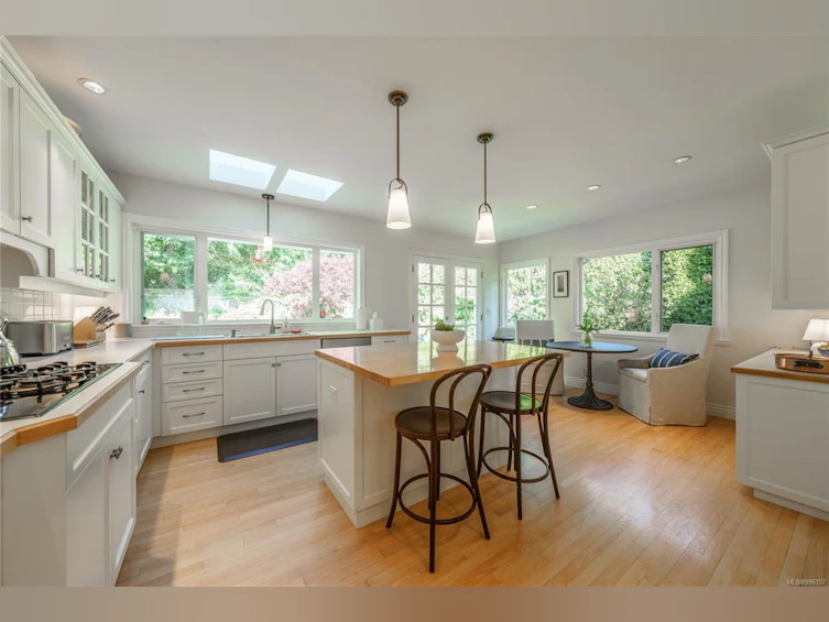 2944 Tudor Avenue, Saanich, BC, V8N 1M1 - 12