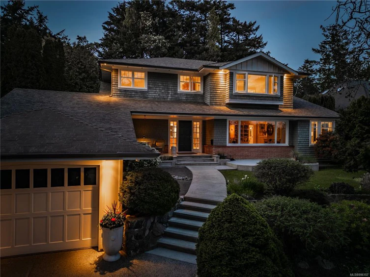 2944 Tudor Avenue, Saanich, BC, V8N 1M1 - 43
