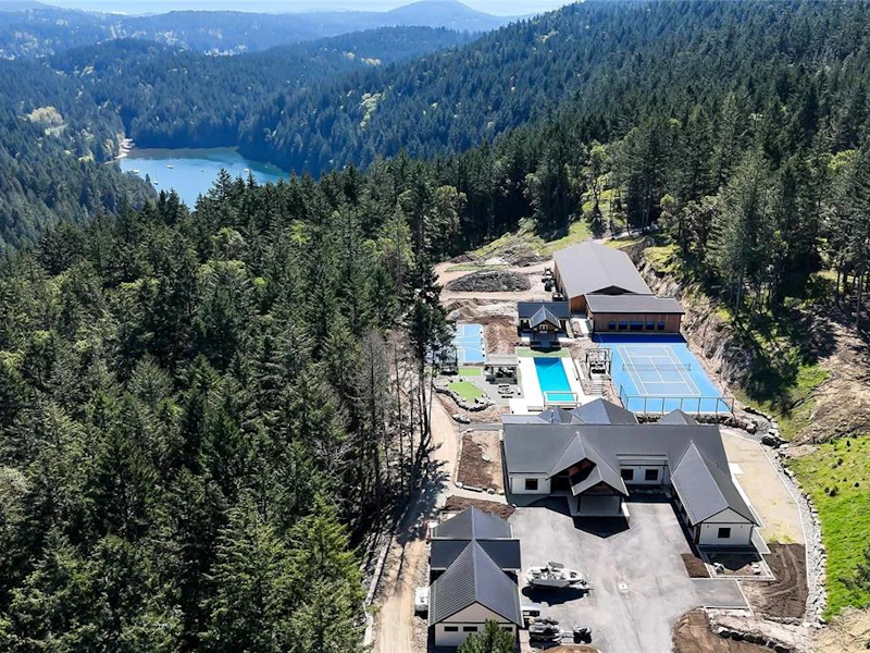6707 Willis Point Road, Sidney BC