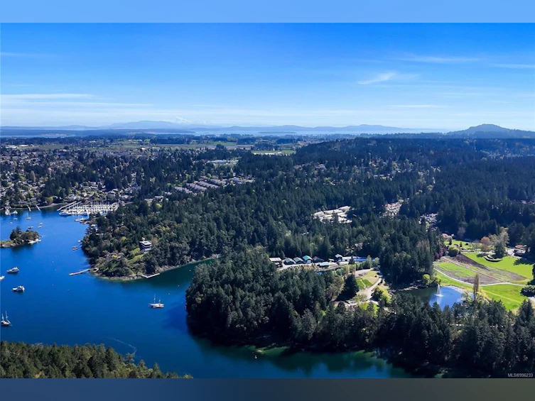 6707 Willis Point Road, Central Saanich, BC, V9E 2A2 - 9