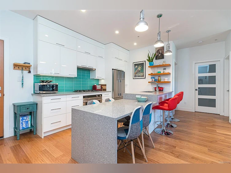 216-1411 Cook Street, Victoria, BC, V8V 3P9 - 12