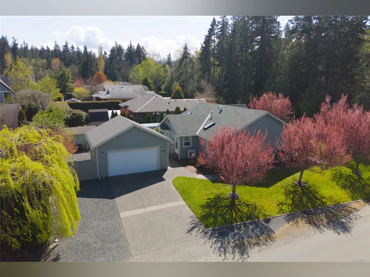 428 W First Avenue, Qualicum Beach, BC, V9K 1J8 - 2