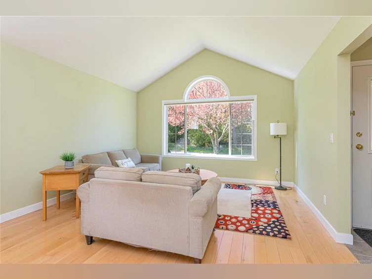 428 W First Avenue, Qualicum Beach, BC, V9K 1J8 - 3