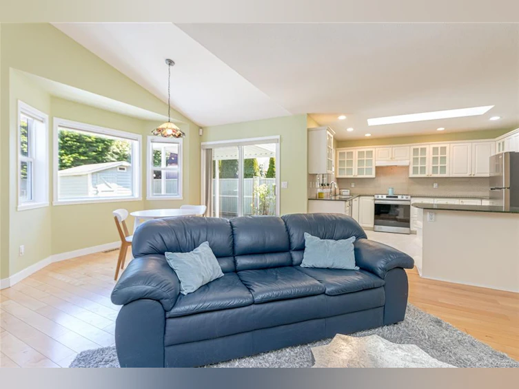 428 W First Avenue, Qualicum Beach, BC, V9K 1J8 - 21