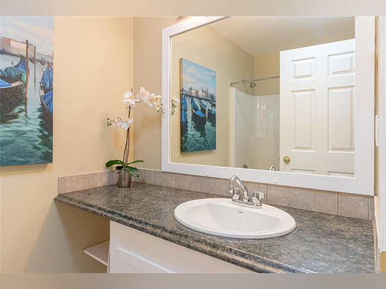 428 W First Avenue, Qualicum Beach, BC, V9K 1J8 - 28
