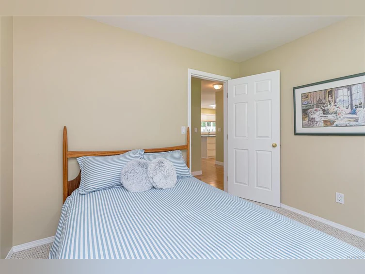 428 W First Avenue, Qualicum Beach, BC, V9K 1J8 - 30