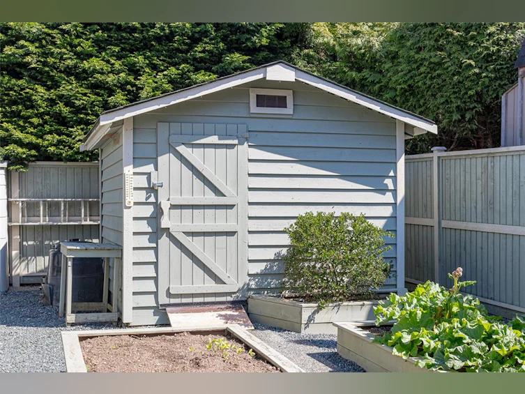 428 W First Avenue, Qualicum Beach, BC, V9K 1J8 - 34