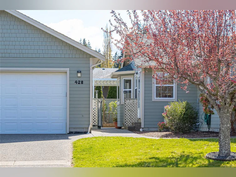 428 W First Avenue, Qualicum Beach, BC, V9K 1J8 - 36