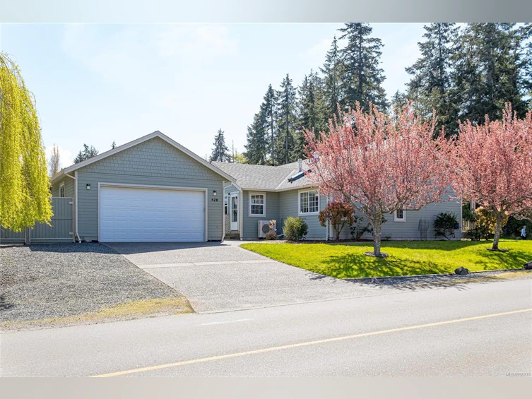 428 W First Avenue, Qualicum Beach, BC, V9K 1J8 - 39