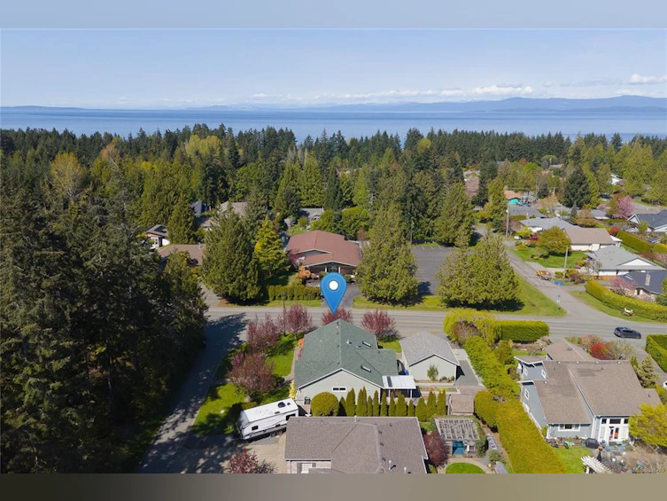 428 W First Avenue, Qualicum Beach, BC, V9K 1J8 - 40