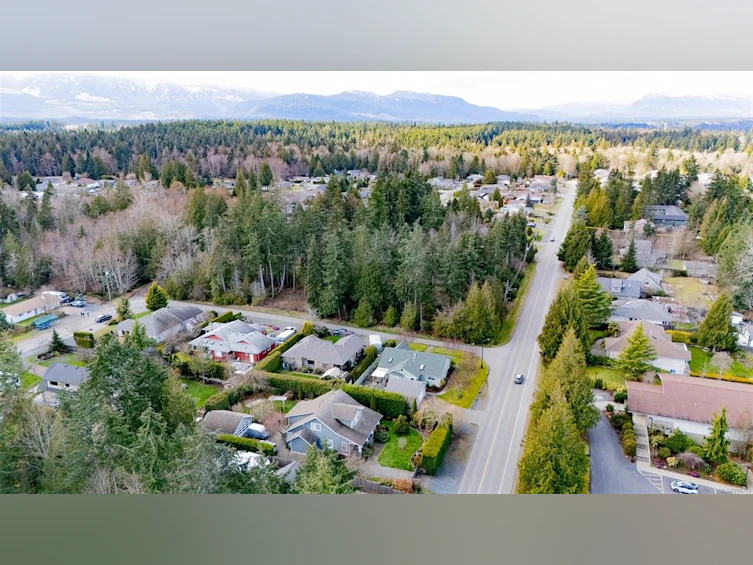 428 W First Avenue, Qualicum Beach, BC, V9K 1J8 - 42
