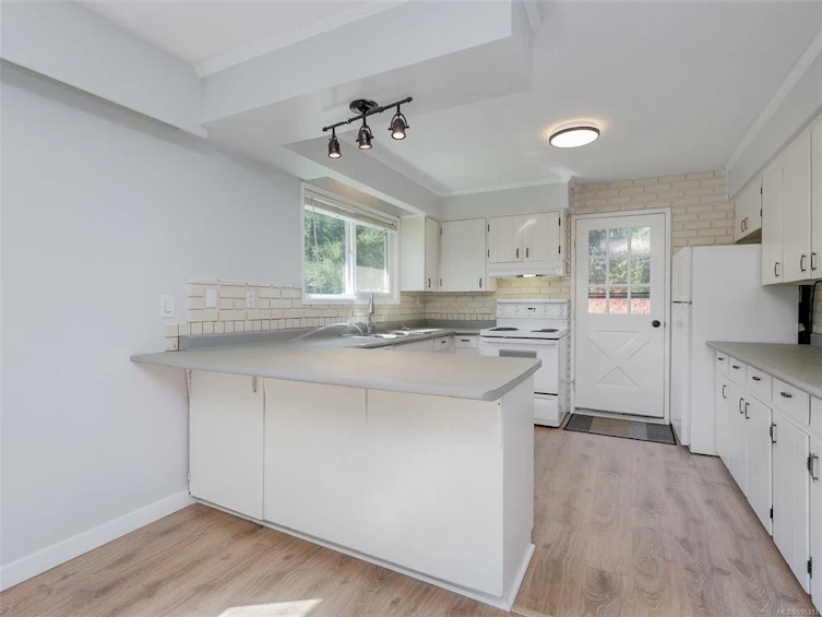 520 Treanor Avenue, Langford, BC, V9B 3H1 - 5