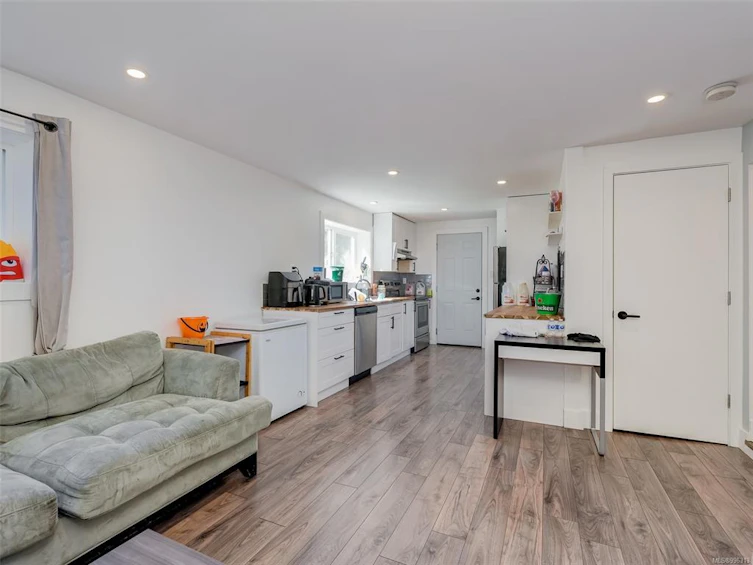 520 Treanor Avenue, Langford, BC, V9B 3H1 - 15
