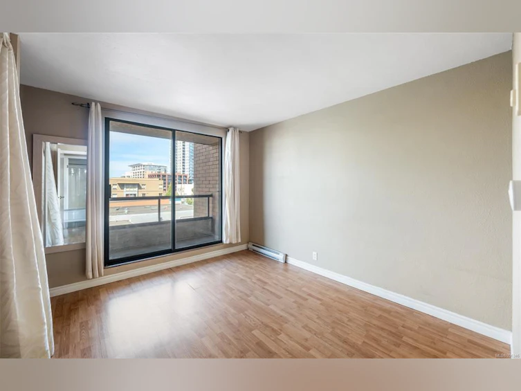 404-1630 Quadra Street, Victoria, BC, V8W 3J5 - 4