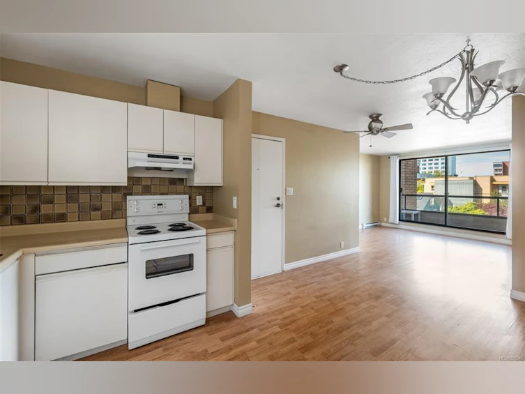 404-1630 Quadra Street, Victoria, BC, V8W 3J5 - 7