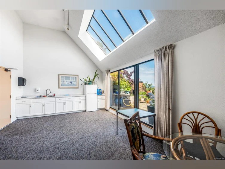 404-1630 Quadra Street, Victoria, BC, V8W 3J5 - 19