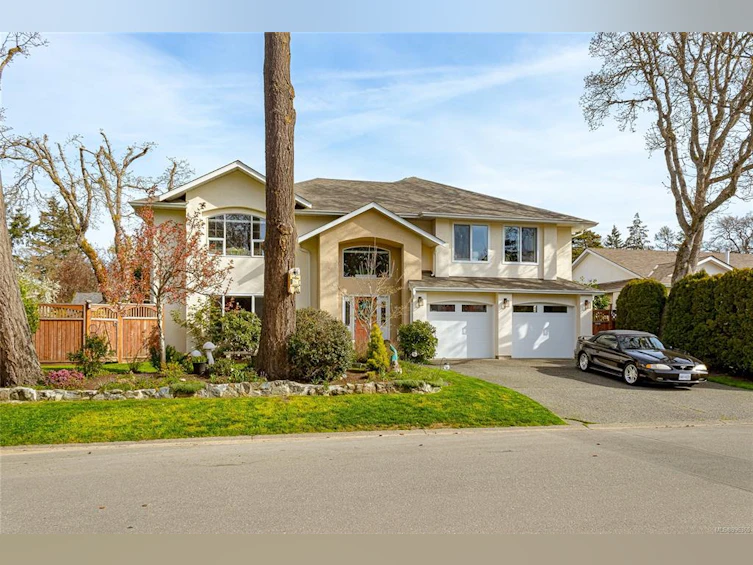 1136 Lucille Drive, Central Saanich, BC, V8M 1H6 - 2