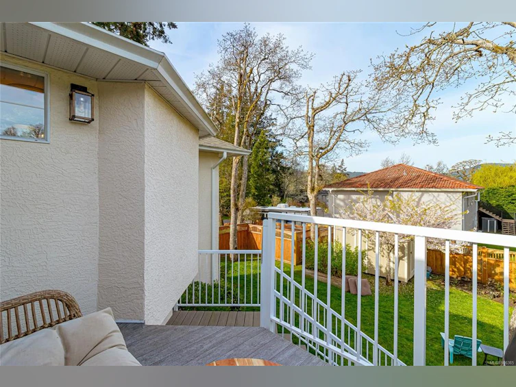 1136 Lucille Drive, Central Saanich, BC, V8M 1H6 - 32