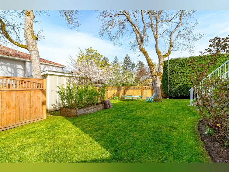 1136 Lucille Drive, Central Saanich, BC, V8M 1H6 - 37