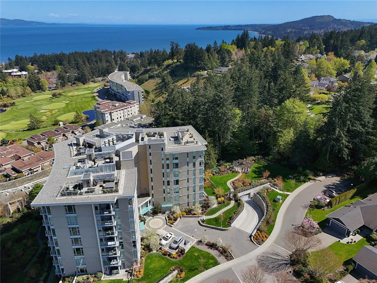 501-5388 Hill Rise Terrace, Saanich, BC, V8Y 3K3 - 2