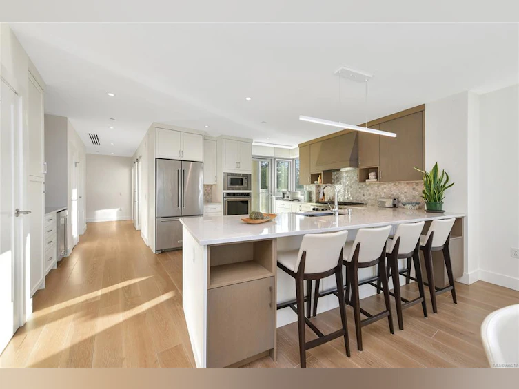 501-5388 Hill Rise Terrace, Saanich, BC, V8Y 3K3 - 11