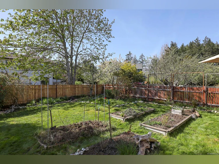 667 Torrence Road, Comox, BC, V9M 3H6 - 17