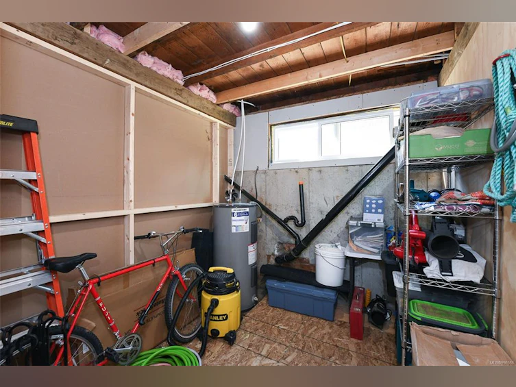 5693 S Island Highway, Union Bay, BC, V0R 3B0 - 39