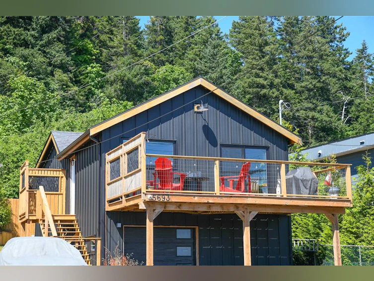 5693 S Island Highway, Union Bay, BC, V0R 3B0 - 51