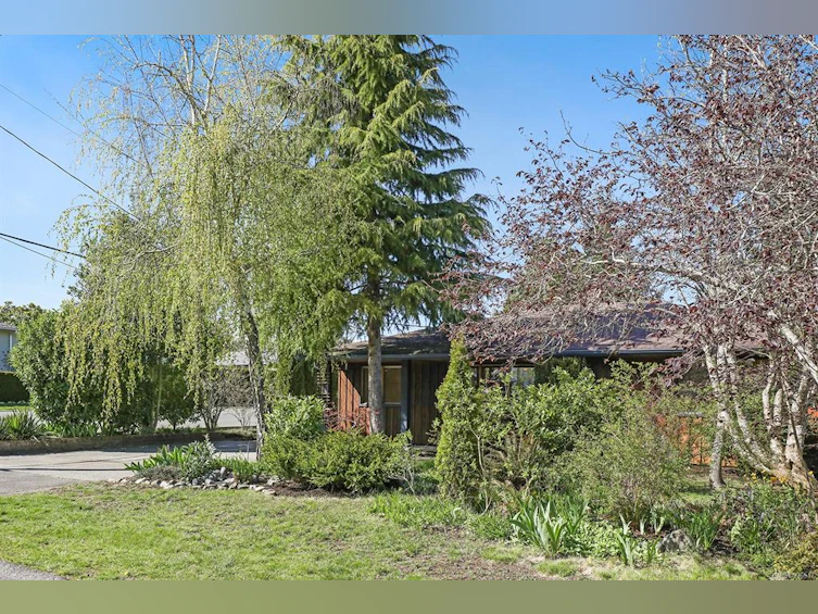 2094 Cooke Avenue, Comox, BC, V9M 1Y6 - 22