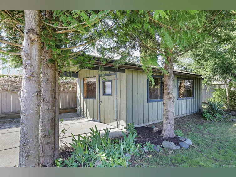 2094 Cooke Avenue, Comox, BC, V9M 1Y6 - 42