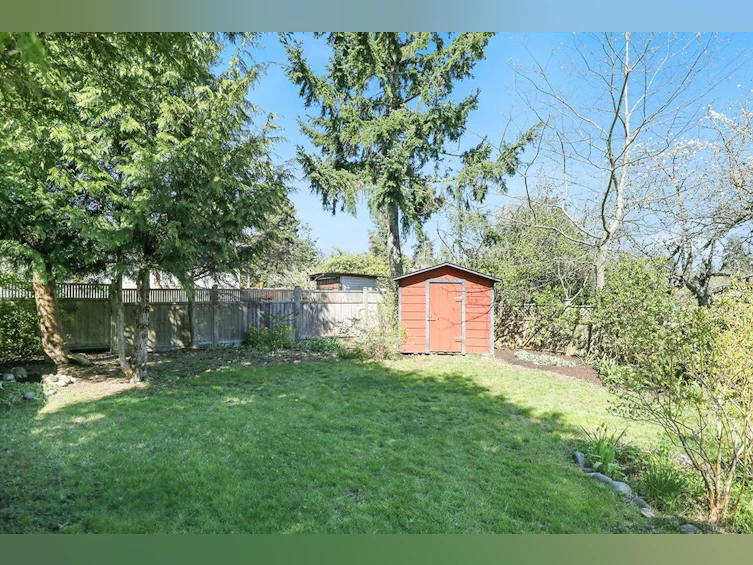 2094 Cooke Avenue, Comox, BC, V9M 1Y6 - 43