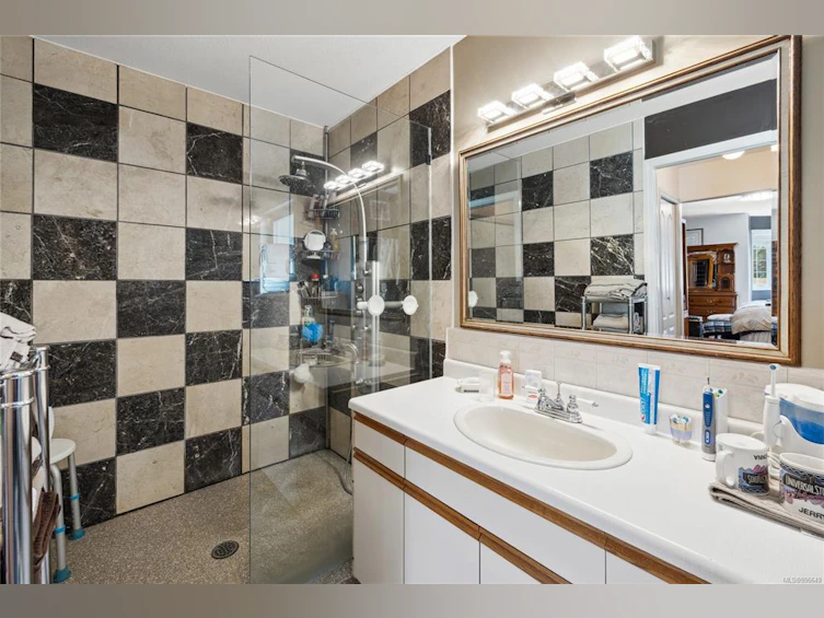 2375 14th Avenue, Port Alberni, BC, V9Y 2Y3 - 32
