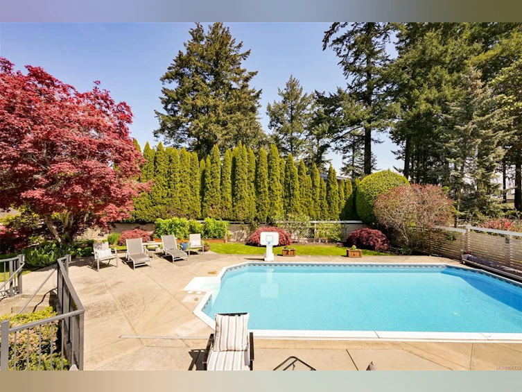 4272 Houlihan Place, Saanich, BC, V8N 3T1 - 17