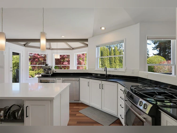 4272 Houlihan Place, Saanich, BC, V8N 3T1 - 19