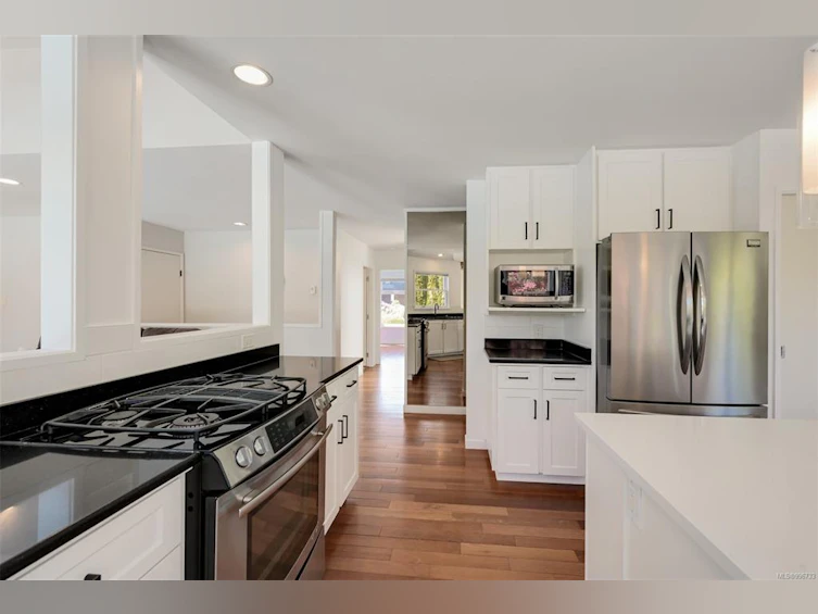 4272 Houlihan Place, Saanich, BC, V8N 3T1 - 28