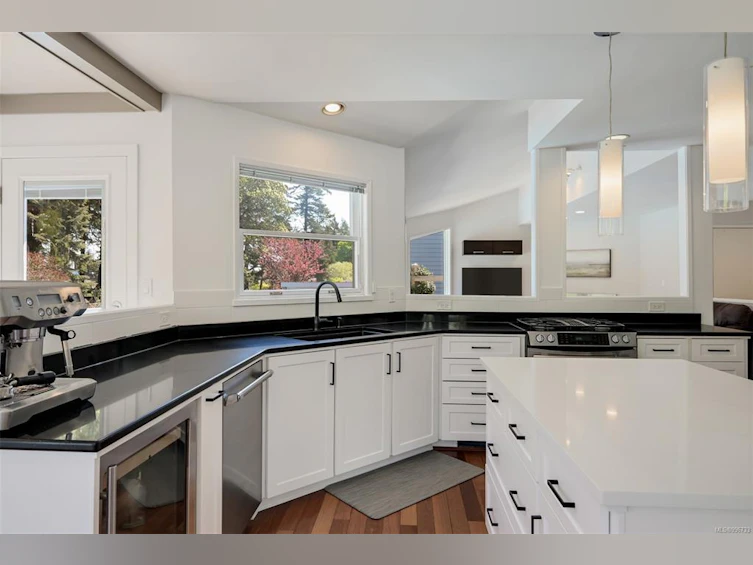 4272 Houlihan Place, Saanich, BC, V8N 3T1 - 24