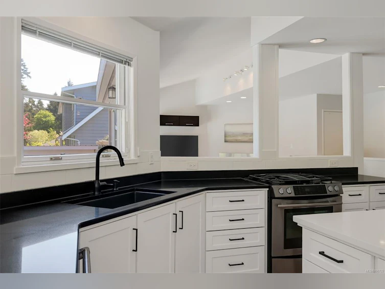 4272 Houlihan Place, Saanich, BC, V8N 3T1 - 27