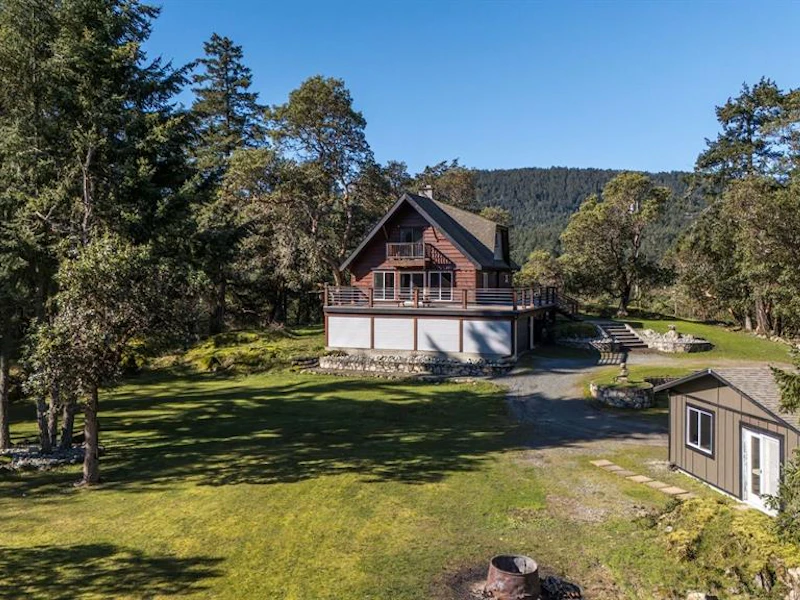 62 Hartland Avenue, Saanich BC V9E 1L7