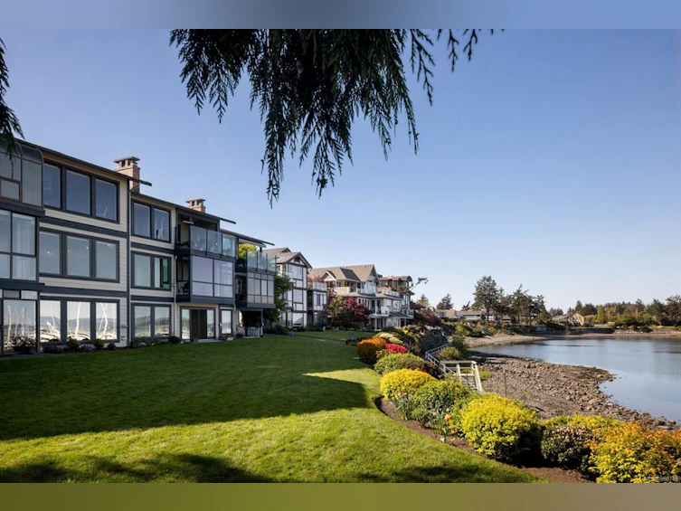 2-9901 Third Street, Sidney, BC, V8L 3B1 - 34
