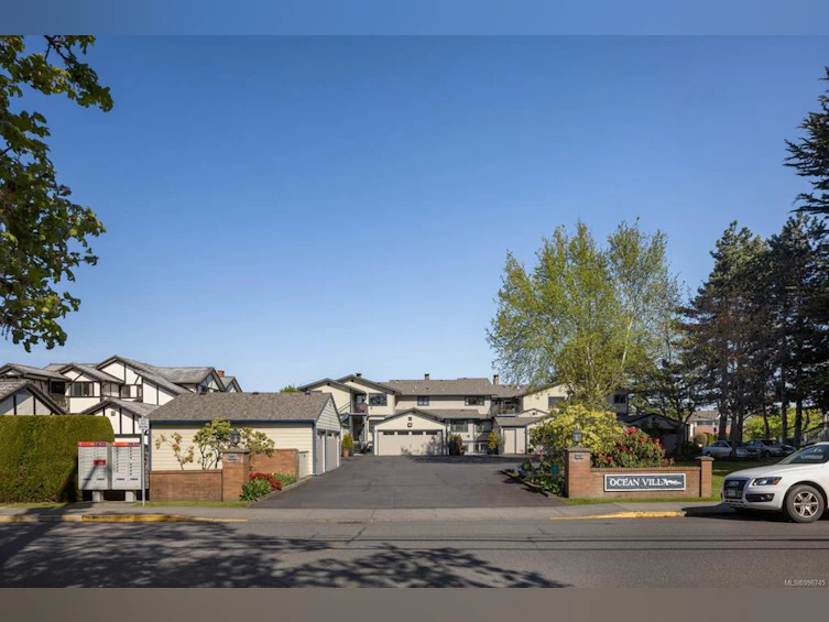 2-9901 Third Street, Sidney, BC, V8L 3B1 - 29