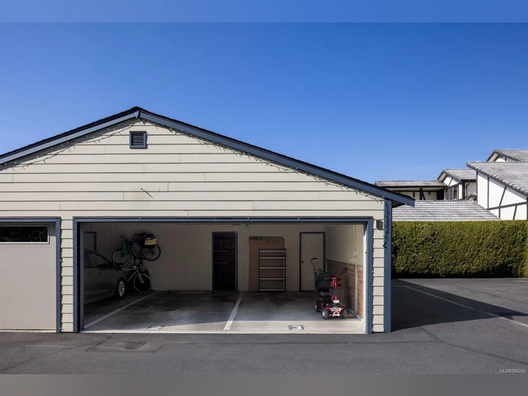 2-9901 Third Street, Sidney, BC, V8L 3B1 - 33