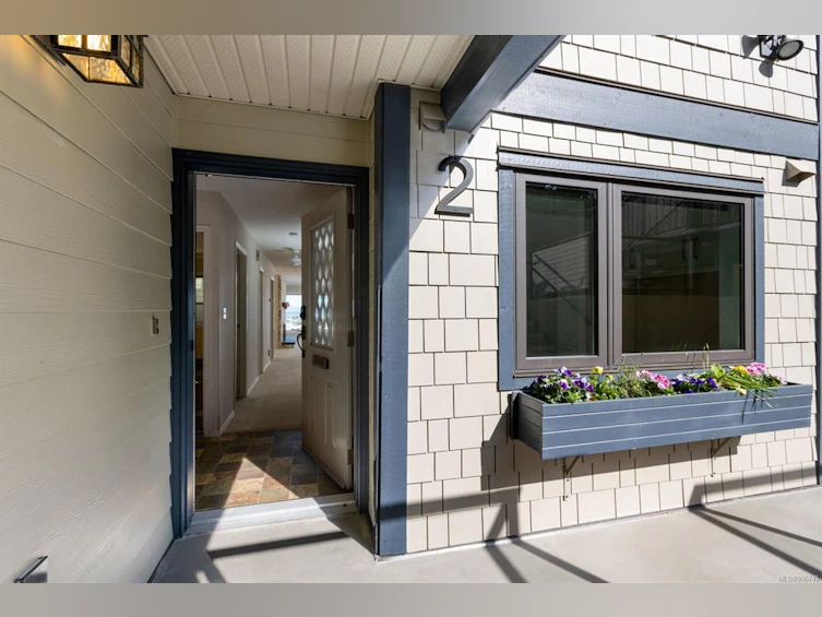 2-9901 Third Street, Sidney, BC, V8L 3B1 - 31