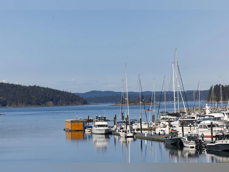 2-9901 Third Street, Sidney, BC, V8L 3B1 - 21