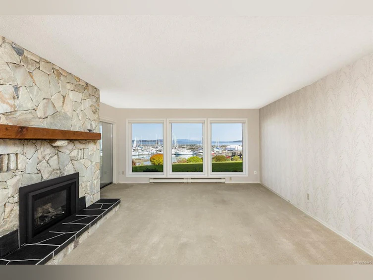2-9901 Third Street, Sidney, BC, V8L 3B1 - 3