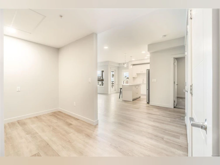 207-140 W Jensen Avenue, Parksville, BC, V9P 0H7 - 2