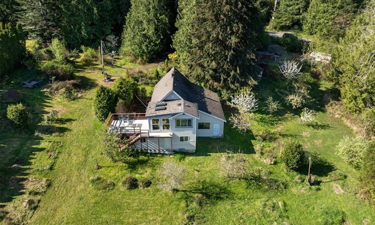 6827 Pascoe Road