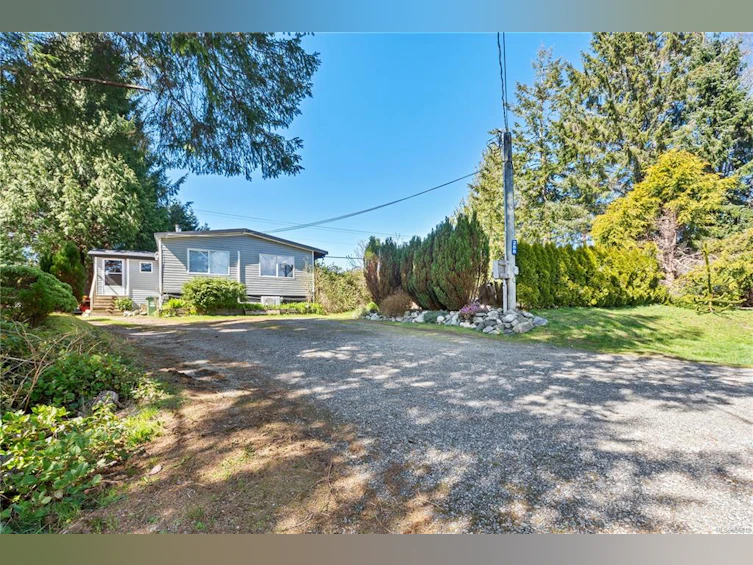 288 Albion Crescent, Ucluelet, BC, V0R 3A0 - 2