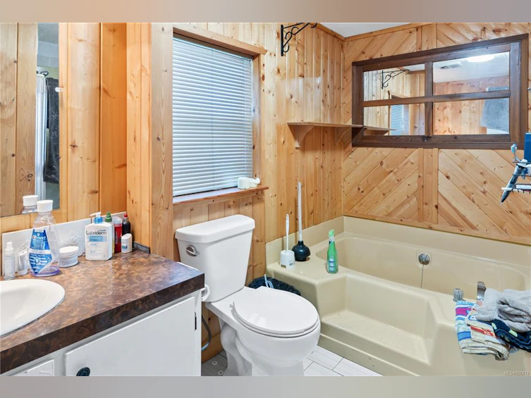 288 Albion Crescent, Ucluelet, BC, V0R 3A0 - 16