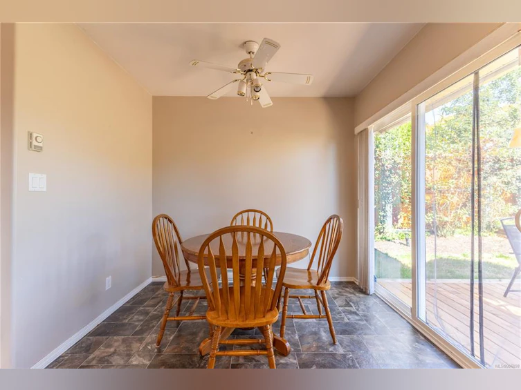 1074 Springbok Road, Campbell River, BC, V9W 7K7 - 7